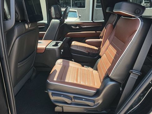 Used 2023 GMC Yukon Denali Ultimate AWD/4WD image 25