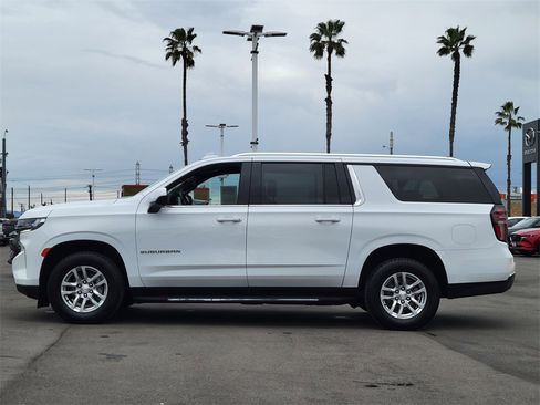 Used 2023 Chevrolet Suburban LT image 31