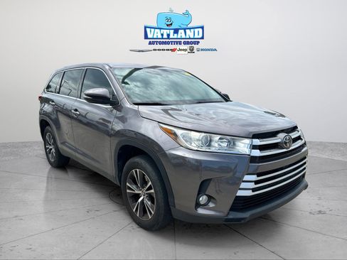 Used 2019 Toyota Highlander Plus FWD image 22