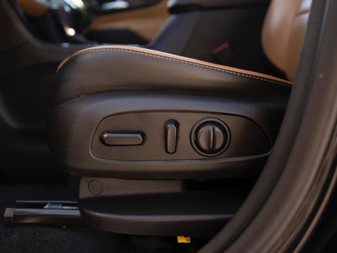 Used 2021 Chevrolet Equinox Premier image 13