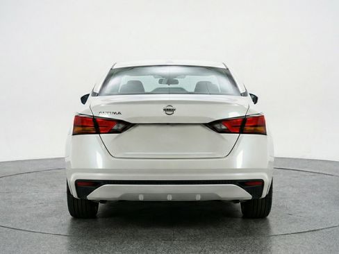 Used 2025 Nissan Altima 2.5 SV image 7