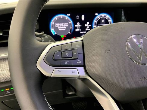 Used 2025 Volkswagen Tiguan S w/ 18" Wheel Package image 18