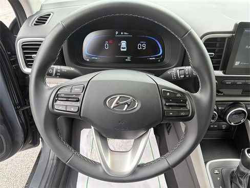 Certified 2025 Hyundai Venue SEL image 23