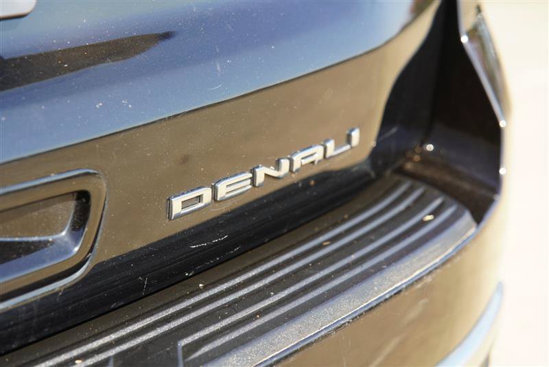 Used 2021 GMC Yukon Denali w/ Denali Premium Package AWD/4WD image 47