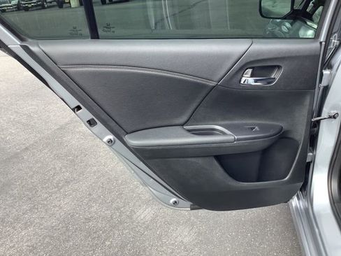 Used 2017 Honda Accord Sport image 24