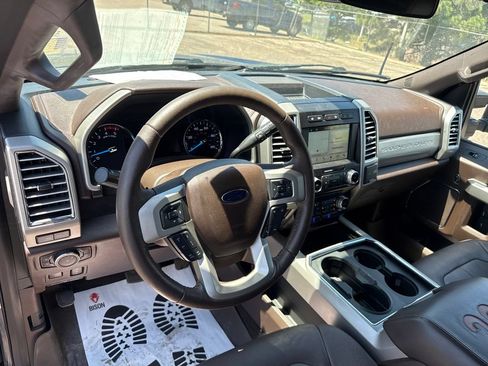 Used 2017 Ford F250 King Ranch w/ King Ranch Ultimate Package AWD/4WD image 12