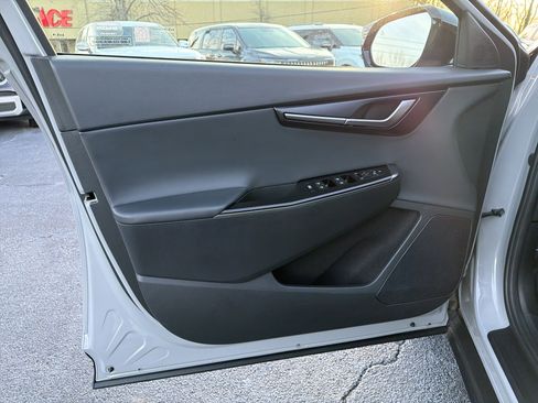 Used 2025 Kia EV6 Light image 10