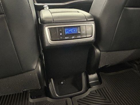 Used 2015 Toyota Highlander XLE image 35