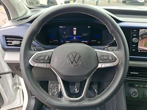 Certified 2022 Volkswagen Taos SE AWD/4WD image 19