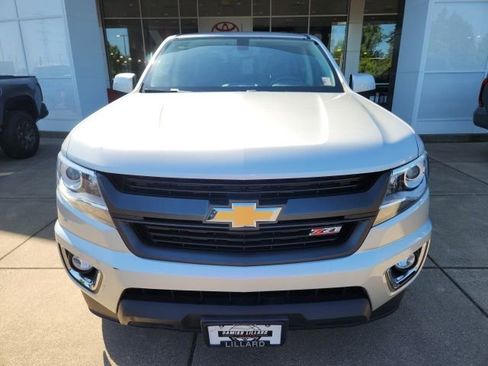 Used 2017 Chevrolet Colorado Z71 AWD/4WD image 3