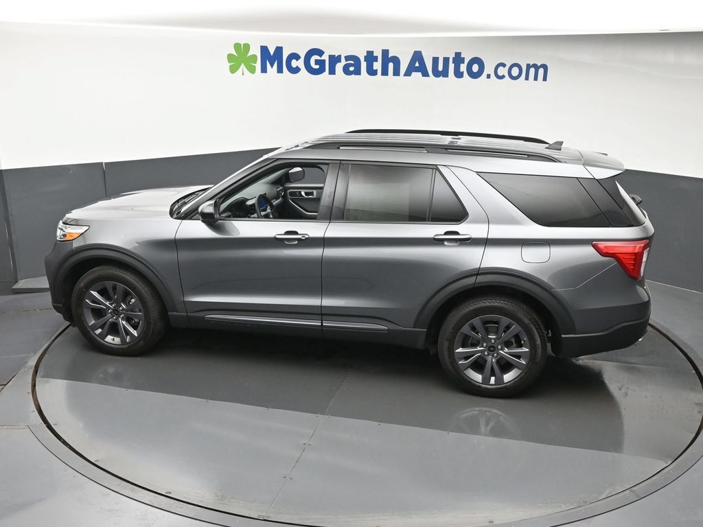 Used 2024 Ford Explorer XLT w/ Equipment Group 202A AWD/4WD image 24