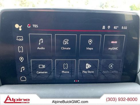 Certified 2024 GMC Yukon SLT w/ SLT Premium Package AWD/4WD image 18