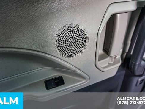 Used 2024 Toyota Sienna XLE image 34