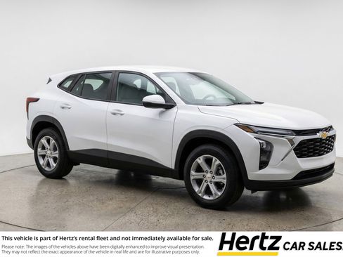 Used 2025 Chevrolet Blazer LT image 1