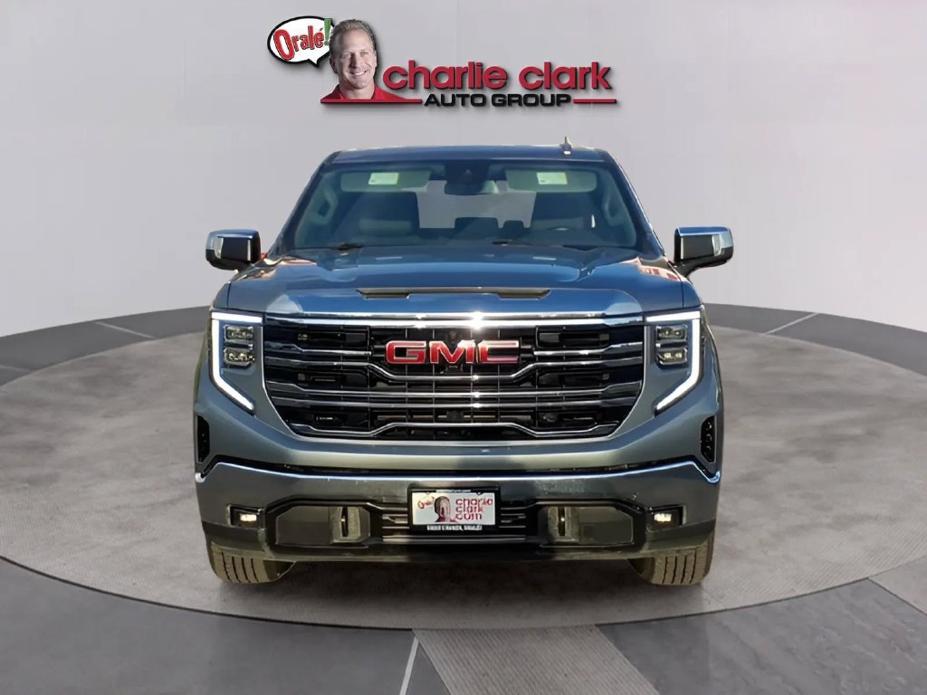 Used 2025 GMC Sierra 1500 SLT RWD image 9