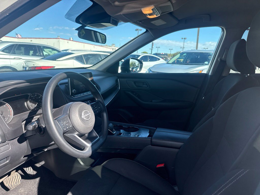 Used 2024 Nissan Rogue S FWD image 7