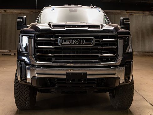 Used 2024 GMC Sierra 2500 SLE w/ SLE Value Package; image 2