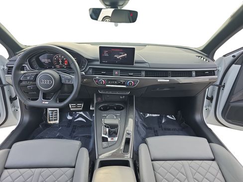 Used 2019 Audi S4 Premium Plus w/ Premium Plus Package image 9