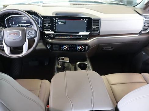 Used 2024 GMC Sierra 1500 SLT w/ SLT Premium Plus Package AWD/4WD image 18