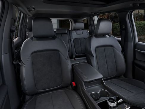 New 2026 Jeep Grand Cherokee Altitude RWD image 16