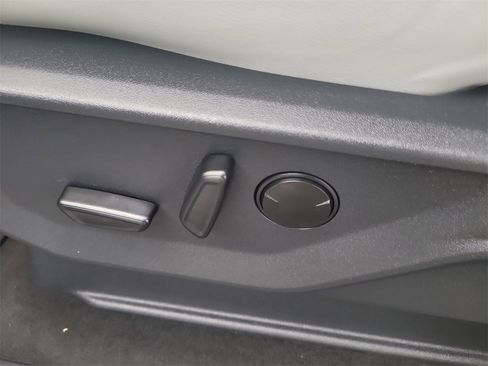 Used 2025 Ford Expedition Platinum image 21