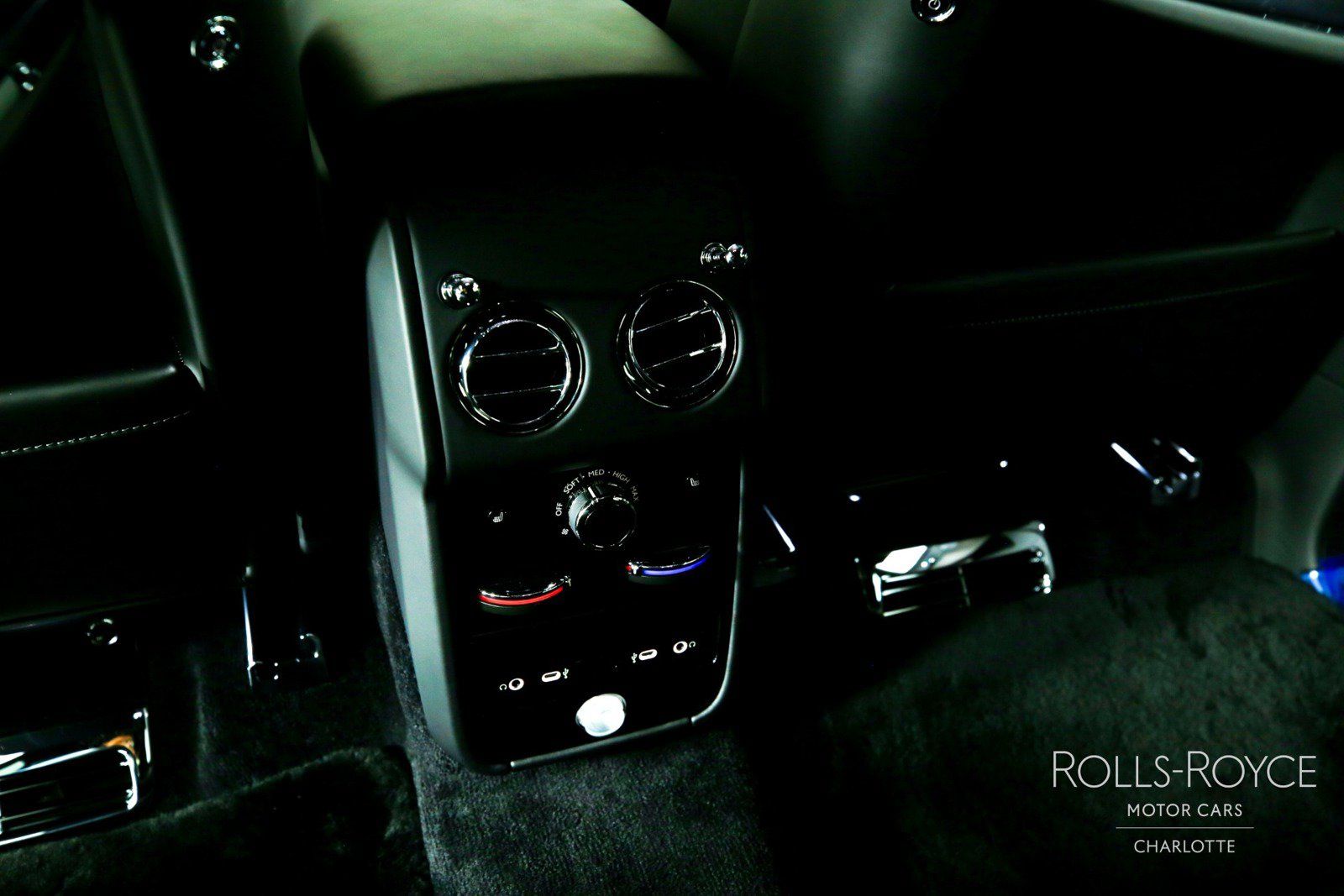 Used 2026 Rolls-Royce Cullinan AWD/4WD image 22