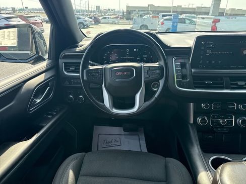 Used 2022 GMC Yukon XL SLE image 16