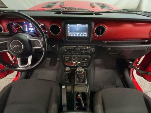 Used 2019 Jeep Wrangler Unlimited Rubicon w/ Dual Top Group AWD/4WD image 27