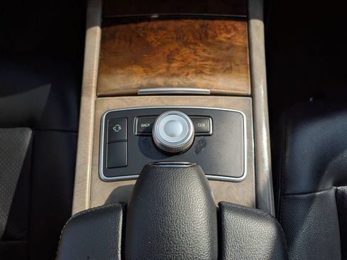 Used 2010 Mercedes-Benz E 350 4MATIC Sedan image 28