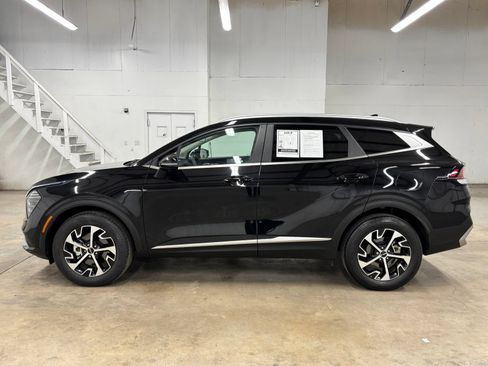 Used 2024 Kia Sportage EX AWD/4WD image 4