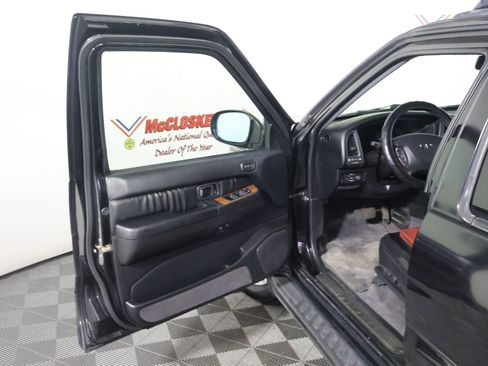 Used 2003 INFINITI QX4 4WD image 22