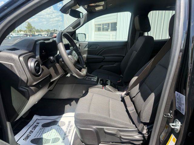 Used 2024 Chevrolet Colorado W/T RWD image 6