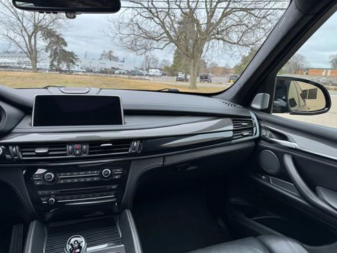 Used 2018 BMW X5 M AWD/4WD image 17