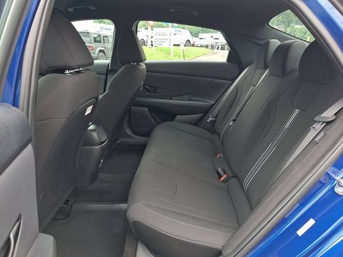 Used 2025 Hyundai Elantra Sport FWD image 11