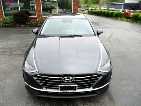 Used 2022 Hyundai Sonata SE w/ Cargo Package image 3