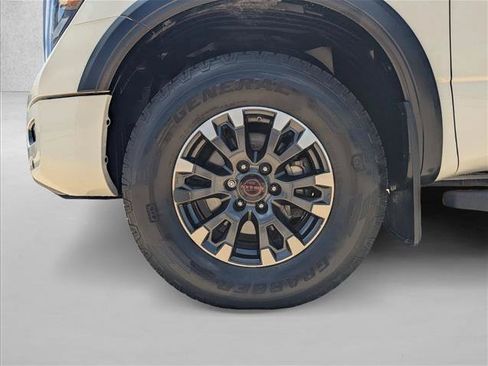 Used 2024 Nissan Titan PRO-4X w/ Pro-4x Convenience Package AWD/4WD image 21