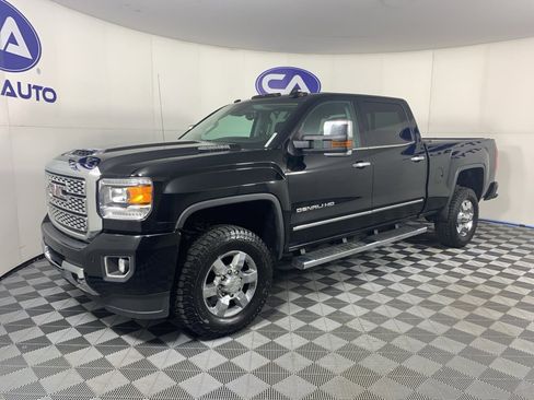Used 2019 GMC Sierra 3500 Denali w/ Duramax Plus Package image 7
