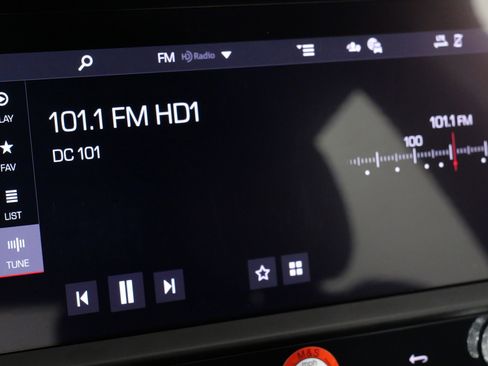 Used 2025 Porsche Macan image 57