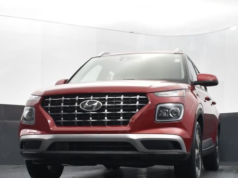 Used 2022 Hyundai Venue Limited image 42