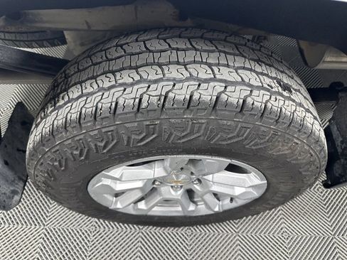 Used 2023 Chevrolet Silverado 1500 LT w/ Z71 Off-Road Package image 9