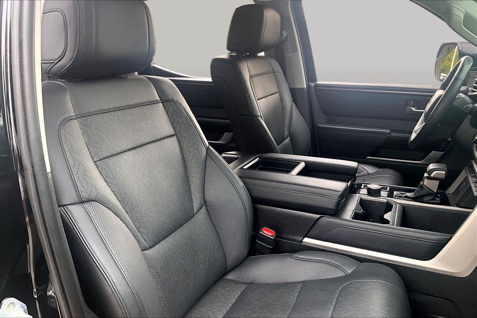 Used 2024 Toyota Tundra Limited w/ Power Package AWD/4WD image 9