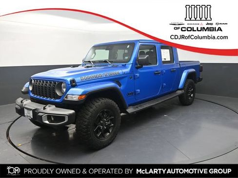 Used 2025 Jeep Gladiator Sport AWD/4WD image 1