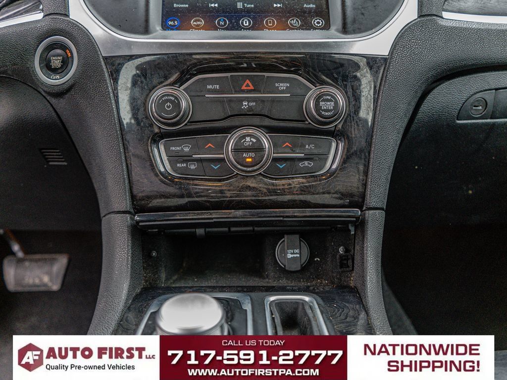 Used 2020 Chrysler 300 Limited AWD/4WD image 19