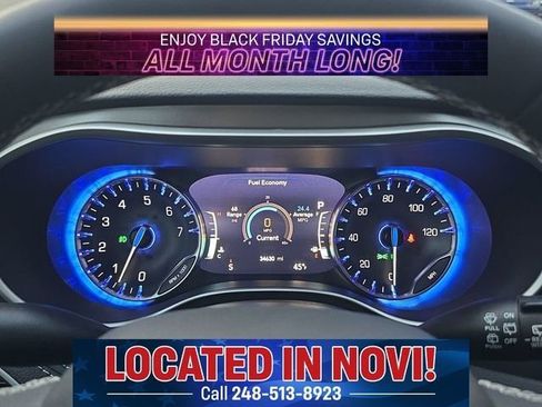 Used 2022 Chrysler Pacifica Touring-L image 25