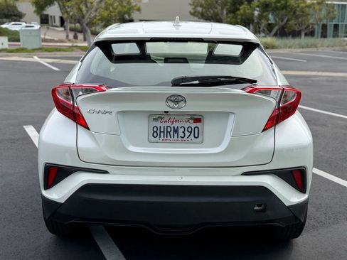 Used 2019 Toyota C-HR LE image 3