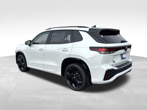 New 2026 Volkswagen Tiguan SE R-Line FWD image 3