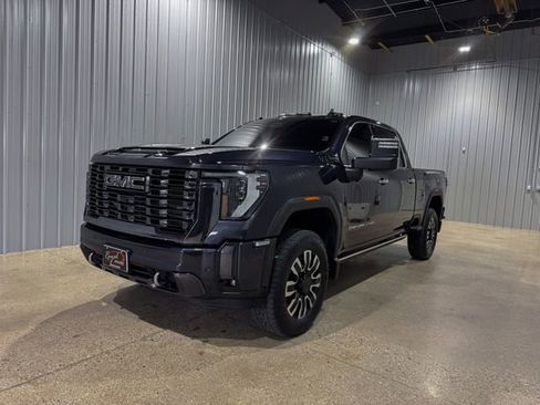 Used 2024 GMC Sierra 2500 Denali Ultimate AWD/4WD image 1