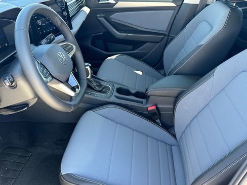 New 2026 Volkswagen Jetta SE FWD image 8