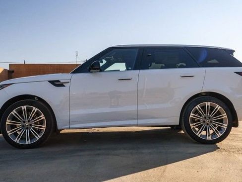 New 2025 Land Rover Range Rover Sport Dynamic SE image 7