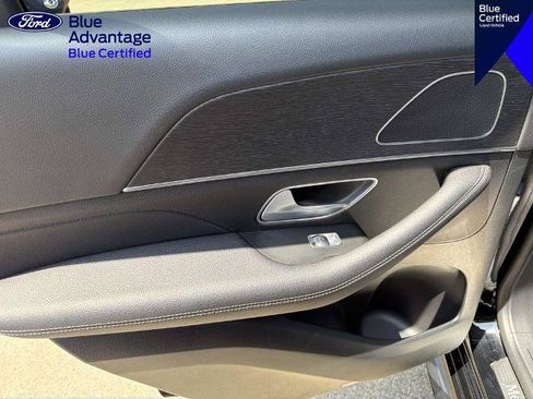 Used 2024 Mercedes-Benz GLE 350 4MATIC image 11